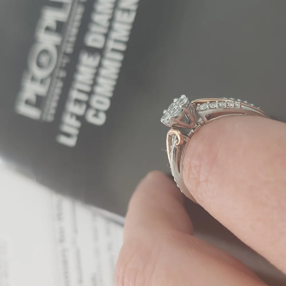 Elegant Silver and Gold Twisted Ring - Picture 4 of 6